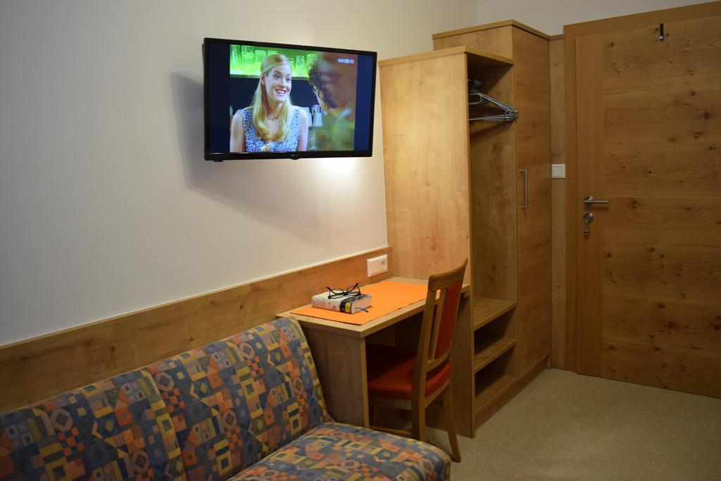 Pension Vocario プファルヴェルフェン 部屋 写真