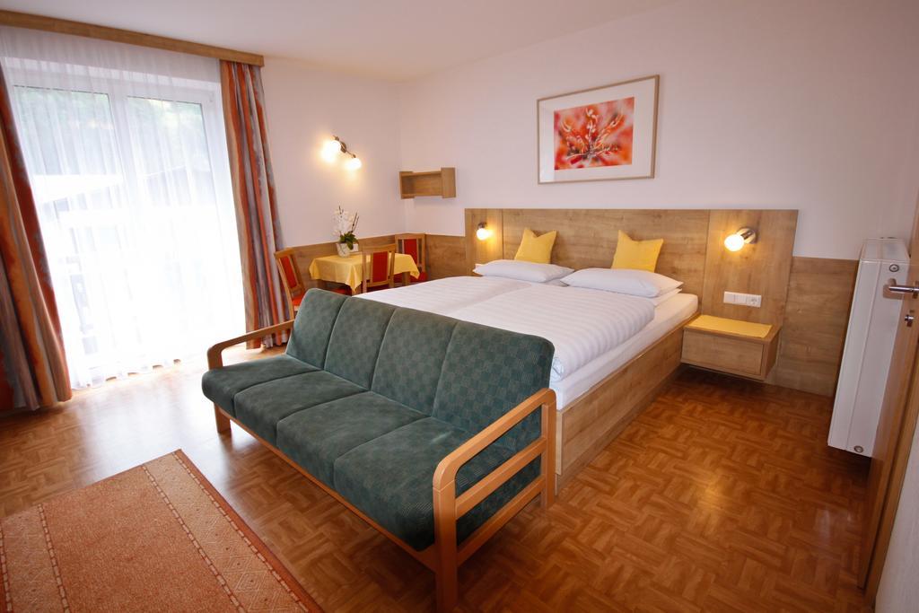 Pension Vocario プファルヴェルフェン 部屋 写真