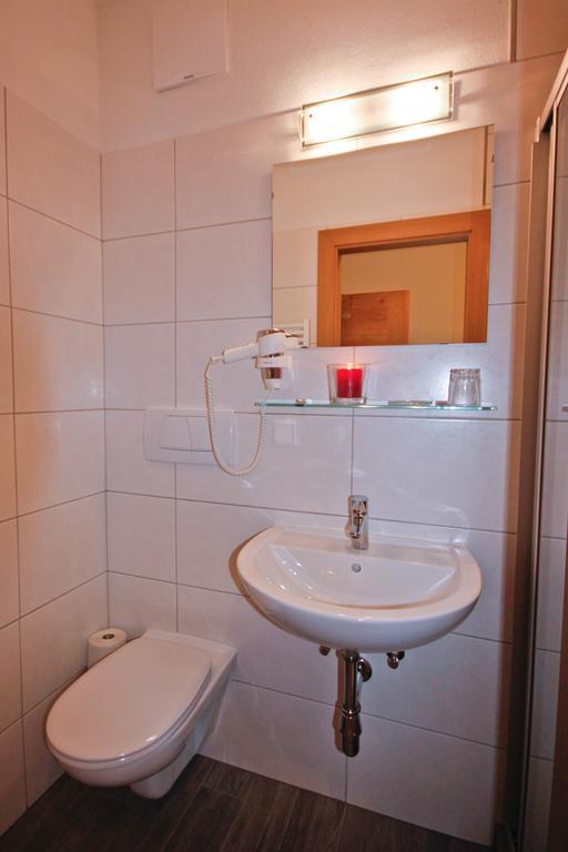 Pension Vocario プファルヴェルフェン 部屋 写真